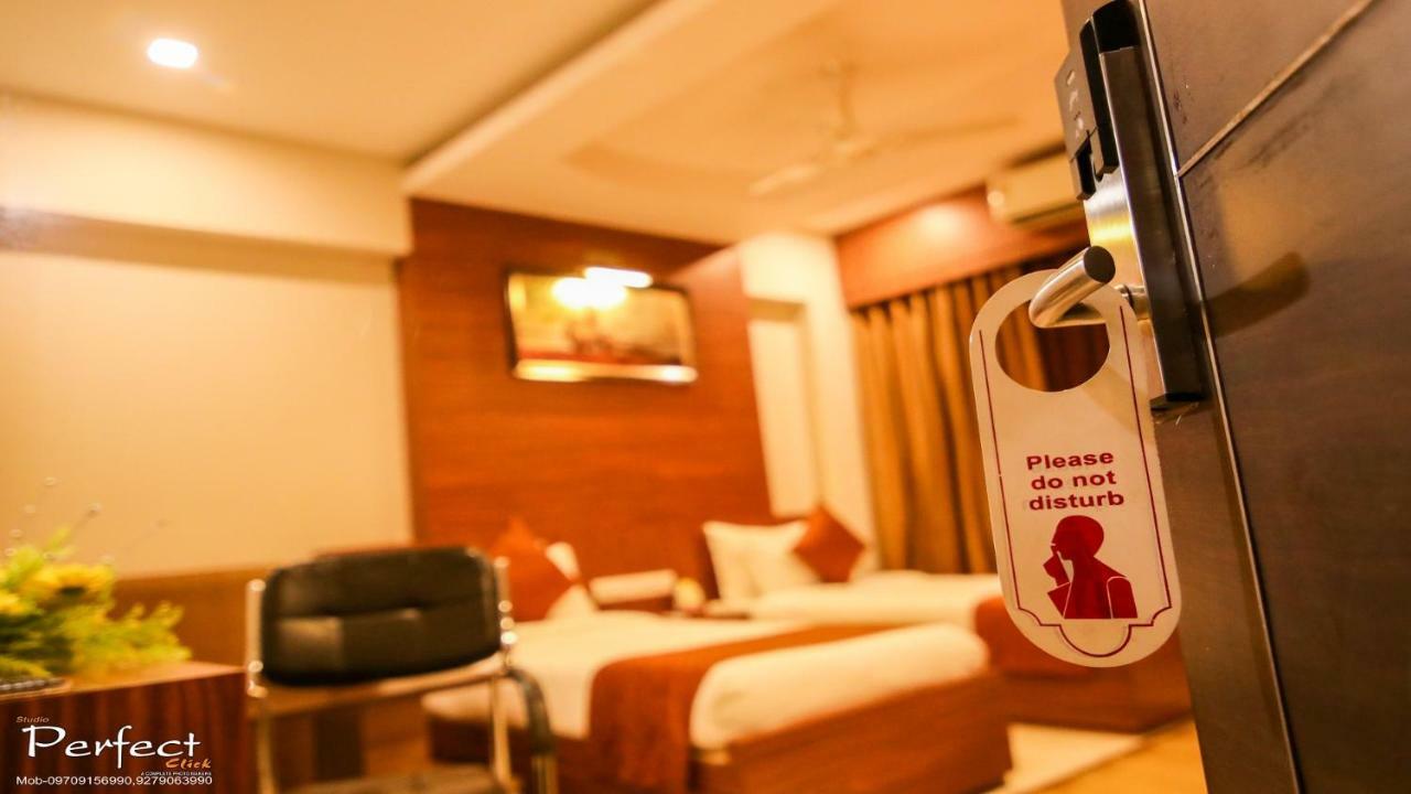 The Mahal Inn Jamshedpur Extérieur photo