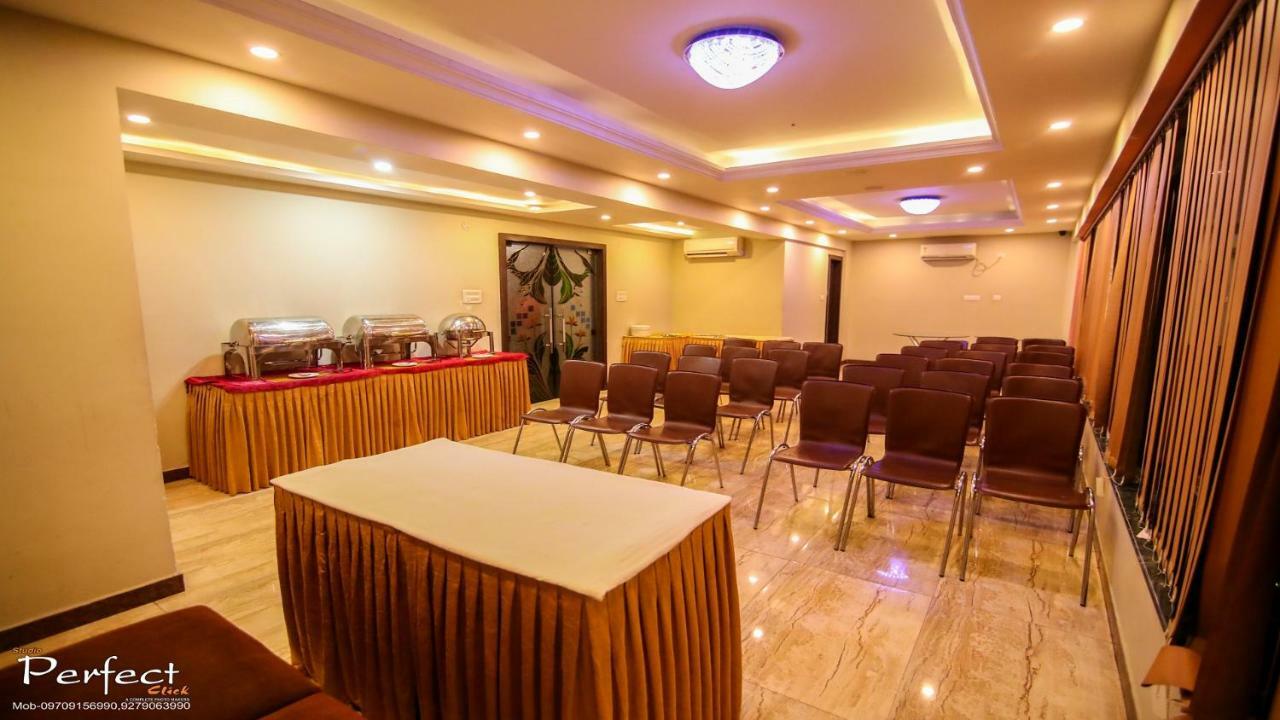 The Mahal Inn Jamshedpur Extérieur photo