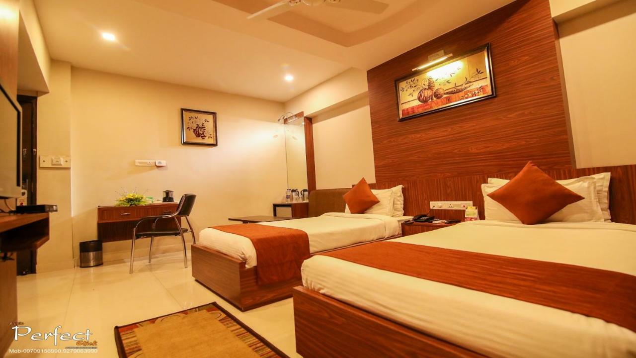 The Mahal Inn Jamshedpur Extérieur photo