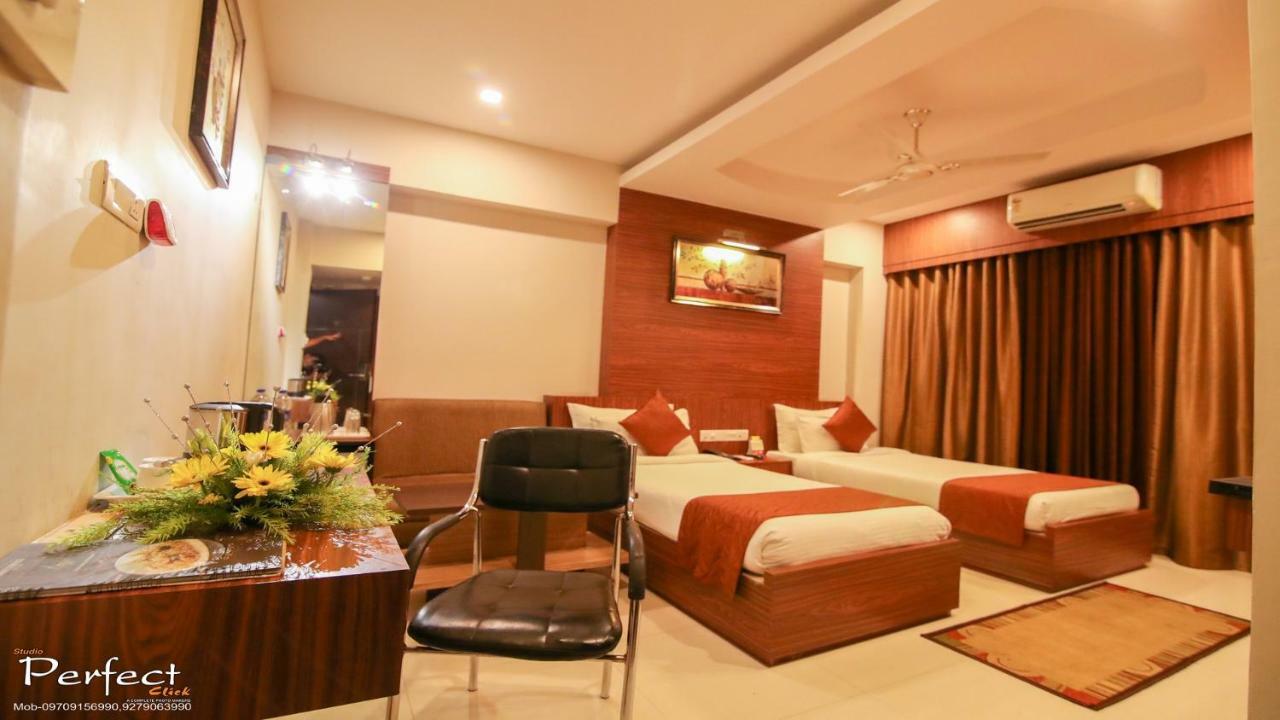 The Mahal Inn Jamshedpur Extérieur photo